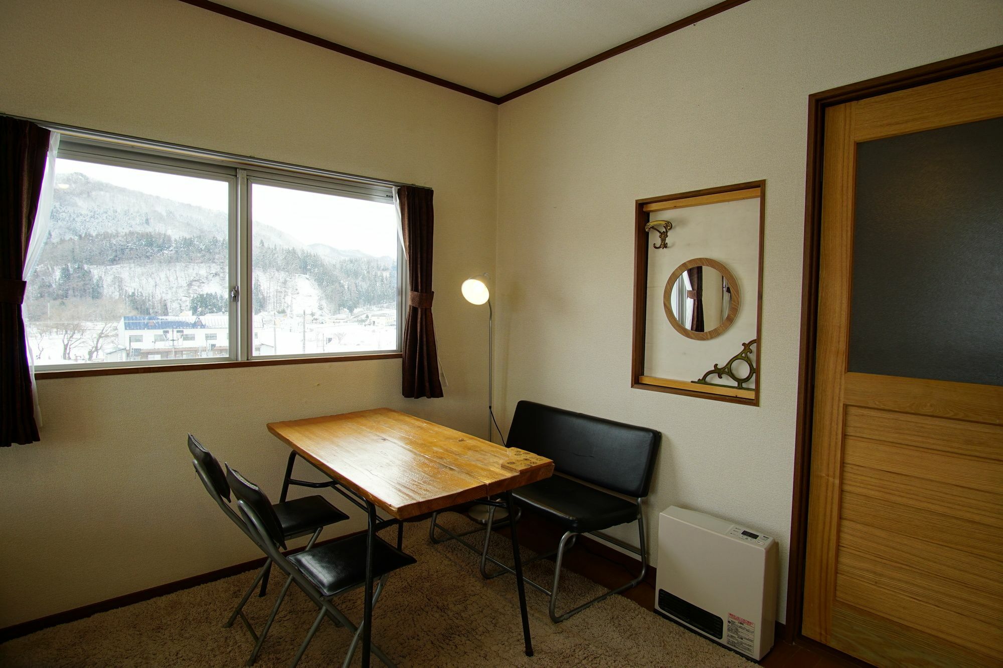 Hakuba Station Guesthouse En Exterior foto